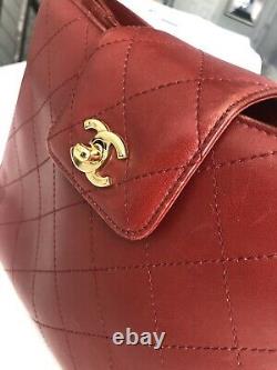 Authentic Vintage Lambskin Chanel Small Handbag Gold Hardware