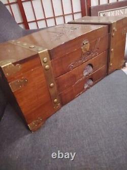 Large vtg solid wood & brass jewelry box chest velvet lined Canada 14