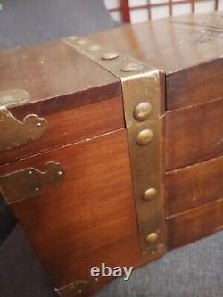 Large vtg solid wood & brass jewelry box chest velvet lined Canada 14