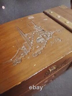 Large vtg solid wood & brass jewelry box chest velvet lined Canada 14