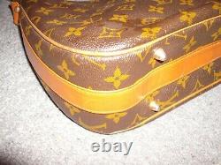 Vintage Louis Vuitton Classic Monogram Pochette Shoulder Bag