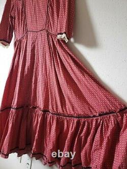 Vintage Praire Red Floral Calico 3/4 Sleeve Cottagecore Dress with Bonnet
