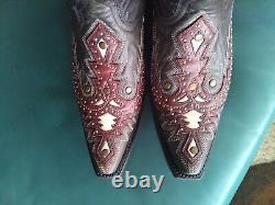 Womens corral vintage collector's boots size 9 black and red studded