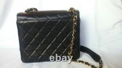 Authentique Chanel Black Quilted Lambskin Vintage Classic Single Flap Bag