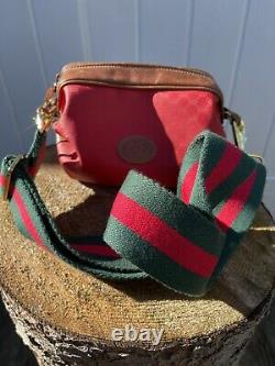 Authentique Gucci Vintage Candy Red Crossover Bag