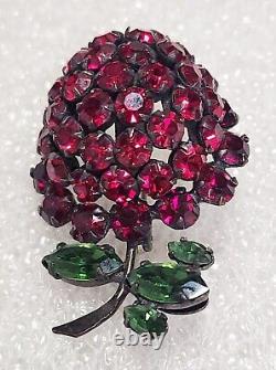 Broche de fraise en verre rouge vintage des années 1950 signée Schreiner B774