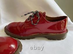 Chaussures Vintage Dr. Martens en cuir verni rouge pour femmes, lacées, taille 5, couture arc-en-ciel.