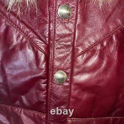 Conceptions de vestes en cuir vintage pour femmes de la taille 38 avec col en fourrure rouge foncé
