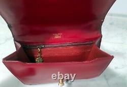 Gucci Rare Et Vintage Red Leather Handbag Flap Fermeture Des Années 1960