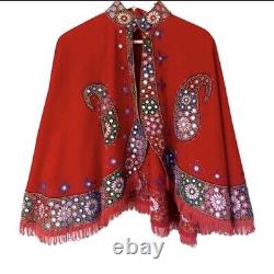 Manteau / Cape en laine rouge brodée à la main avec miroirs de style vintage de taille unique