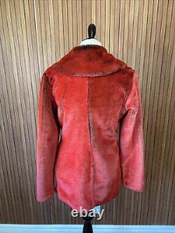 Manteau Vintage en fausse fourrure rouge pour femmes avec sablier de taille S.