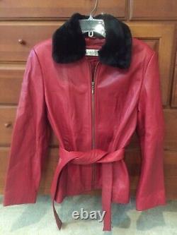 Manteau ceinturé en cuir d'agneau de Nouvelle-Zélande rouge pour femmes de VTG Valerie Stevens, taille 8