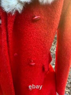 Manteau d'hiver rouge pour femmes de taille moyenne avec col en fourrure VINTAGE Rubel Originals label syndical