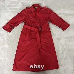 Manteau trench Burberry pour femme en vintage en mélange de coton rouge à carreaux Haymarket taille UK 8 petite