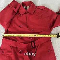 Manteau trench Burberry pour femme en vintage en mélange de coton rouge à carreaux Haymarket taille UK 8 petite