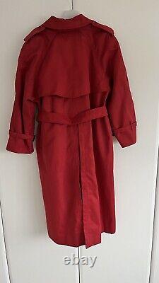 Manteau trench Burberry pour femme en vintage en mélange de coton rouge à carreaux Haymarket taille UK 8 petite