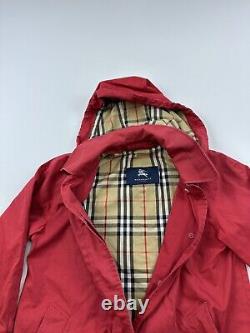 Manteau trench Burberry vintage pour femme taille 4R longue, rouge à carreaux Nova House.