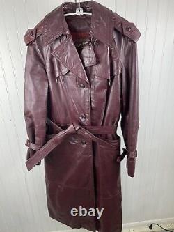 Manteau trench en cuir rouge sang de bœuf pour femme Etienne Aigner taille 12, vintage