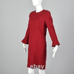 Robe en laine rouge Travilla des années 1980, petite taille, manches longues, style vintage, avec poignets évasés et jupe crayon.