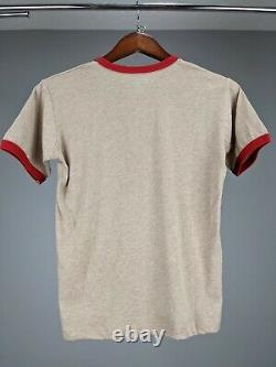 T-shirt vintage Von Dutch pour femmes OATMEAL avec RED Ringer Tee, taille Med, RARE, neuf avec étiquette.