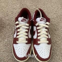 Taille 7 Nike Dunk Low Premium Vintage Rouge W
