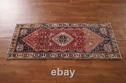 Tapis de couloir tribal Abadeh en laine rouge/ivoire vintage 2'x5' fait main