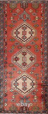 Tapis de coureur Hamedan rouge géométrique vintage 4x9 en tapisserie tribale traditionnelle faite à la main