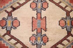 Tapis de coureur Hamedan rouge géométrique vintage 4x9 en tapisserie tribale traditionnelle faite à la main