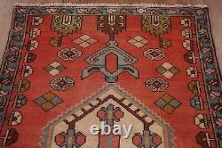 Tapis de coureur Hamedan rouge géométrique vintage 4x9 en tapisserie tribale traditionnelle faite à la main