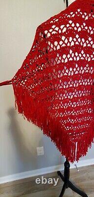 VTG Cape en crochet rouge avec découpes, franges, style Lagenlook, superposition gypsy bohémien, taille small