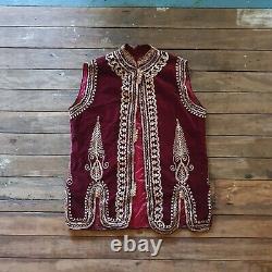 Veste en velours bordeaux profond des années 1960, style Hendrix, brodée en or