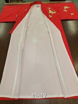 Vêtement vintage pour femmes : Kimono maxi fait main, style traditionnel avec motifs floraux rouges, complet.