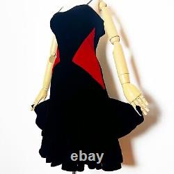 Veuve Noire Vintage des années 90 Robe de cocktail en velours rouge et noir à bustier à baleines et volants taille XS