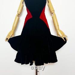 Veuve Noire Vintage des années 90 Robe de cocktail en velours rouge et noir à bustier à baleines et volants taille XS