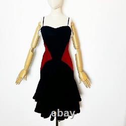 Veuve Noire Vintage des années 90 Robe de cocktail en velours rouge et noir à bustier à baleines et volants taille XS