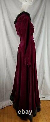 Vintage Des Années 1940 Sans Marque Robe De Balle Gown Taille Femme Petit Maroon Rouge Velour